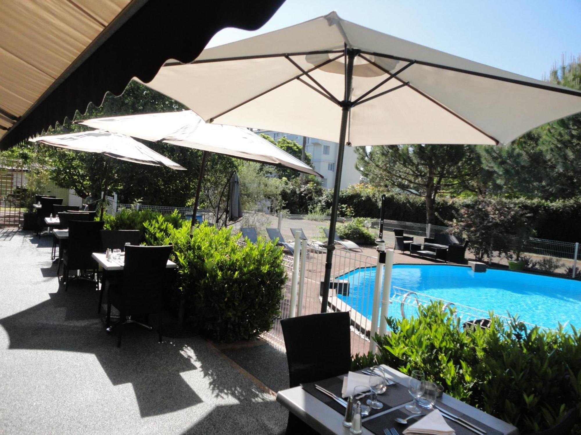 Logis Les Charmilles Chalon-Sur-Saone Sud Hotel Lux ภายนอก รูปภาพ